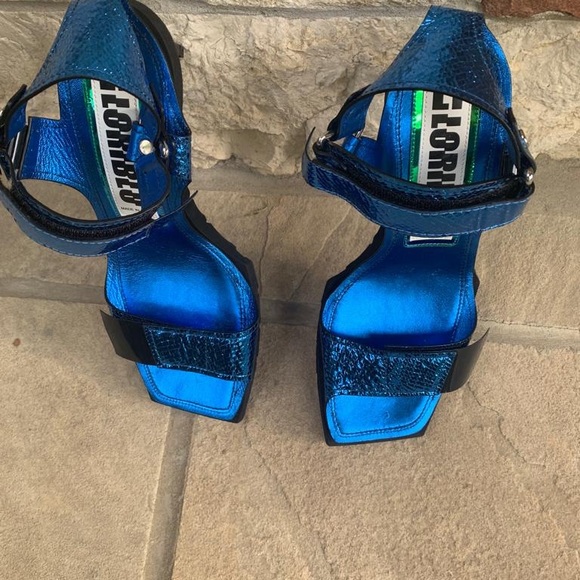 Loriblu strappy wide foot heels. Made in Italy - Picture 3 of 3